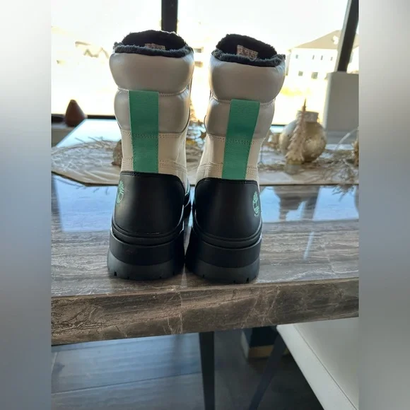 NWOT Women’s TIMBERLAND Boot 91/2 - Picture 9 of 11